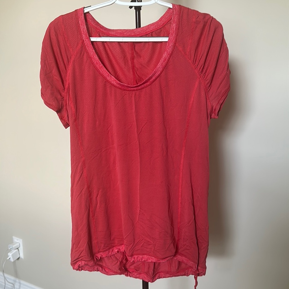 Women’s LULULEMON Red Short Sleeve Top~Hip Length~Size 10
